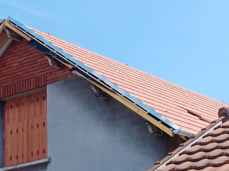 Pose de tuiles sur maison individuelle